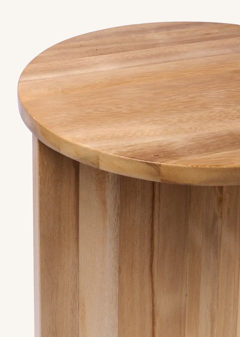 THE SLEEK SIDE TABLE